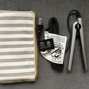 NEW EVA NYC MIMI FLAT IRON